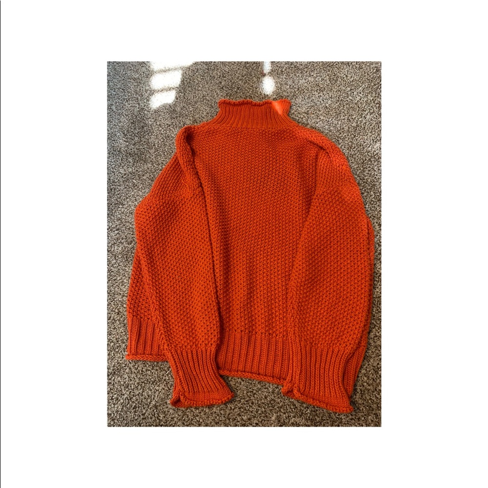Cute never worn crop sweater XL